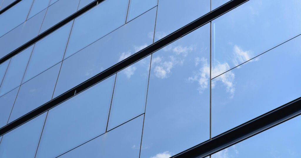 fachada de vidro em Uberaba